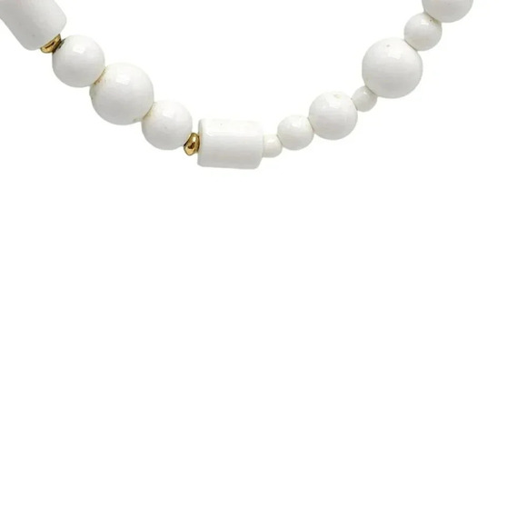 Monet White Acrylic Ball Beaded Long Necklace Lobster Closure Vintage - Picture 3 of 7